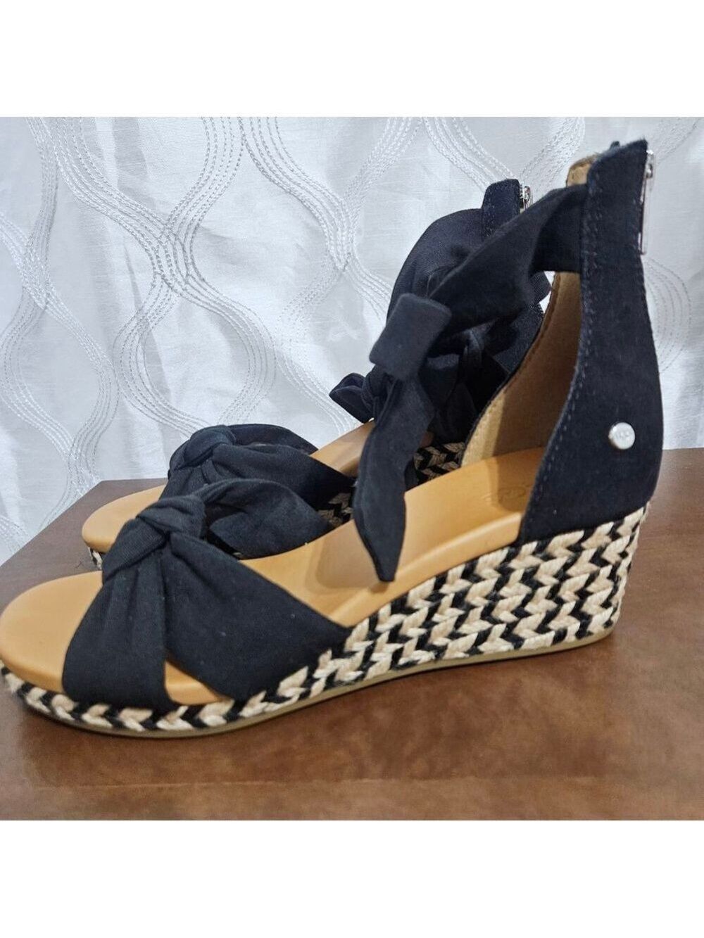 Ugg Yarrow Black/Tan Espadrille Ankle Tie Wedge Sandals Sz 7 - Picture 5 of 5